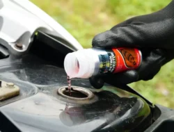 Bahaya Oli Berlebih: Lima Ancaman Fatal Mesin Mobil Anda 2 Bahaya Oli Berlebih: Lima Ancaman Fatal Mesin Mobil Anda