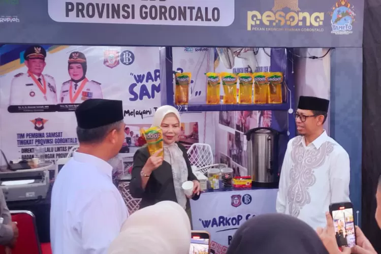 Bayar Pajak di Warkop SAMSAT Dapatkan Bonus Kopi dan Minyak Goreng