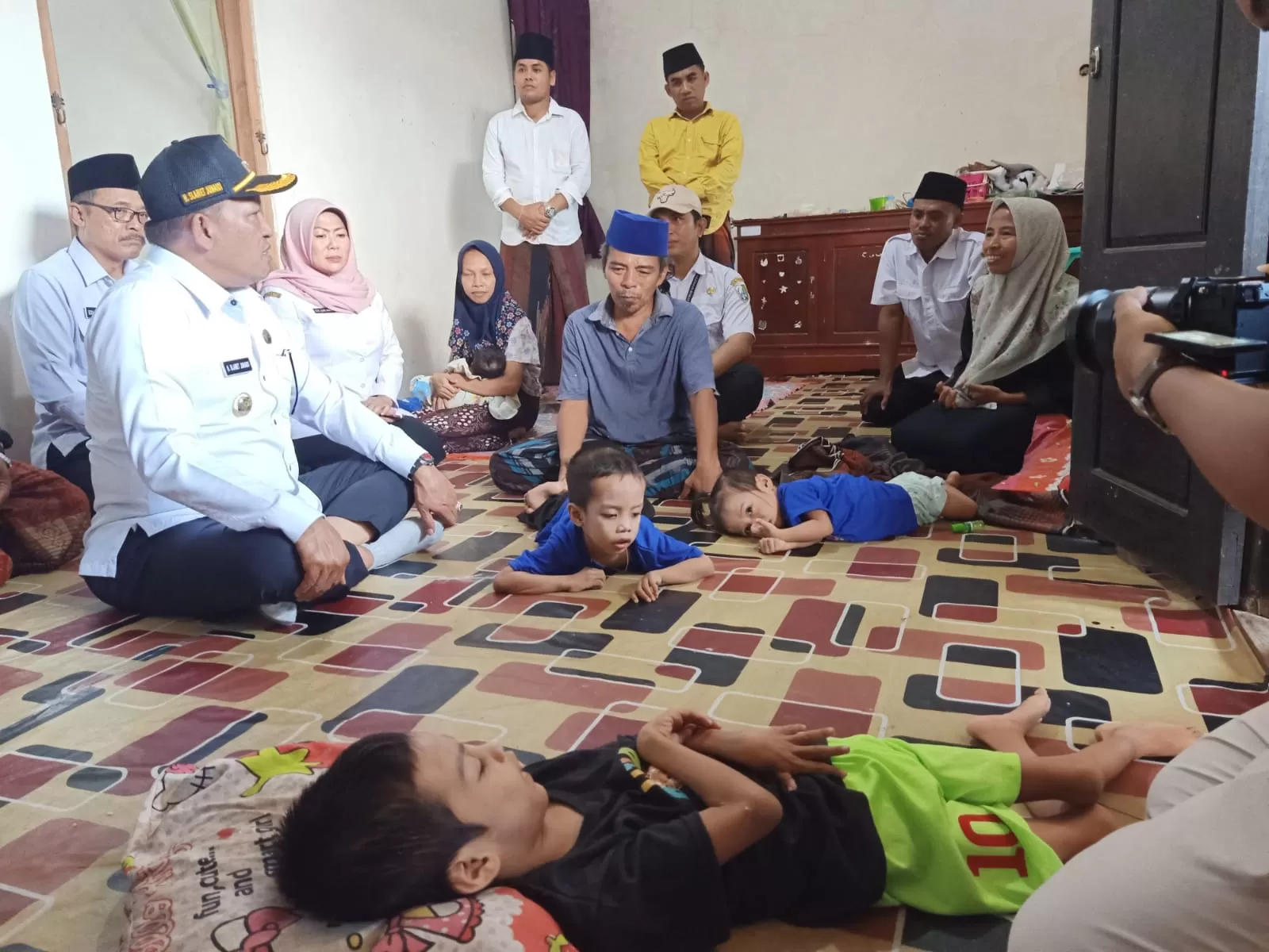 Bupati Sampang Santuni Disabilitas Robatal Jamin Perawatan Lanjutan