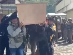 Dua Personel Gugur di Puncak Jaya: Polisi Himbau Warga Tetap Tenang 6 Dua Personel Gugur di Puncak Jaya: Polisi Himbau Warga Tetap Tenang