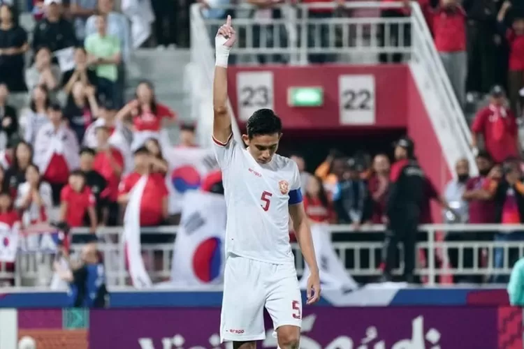 Evaluasi Kluivert Usai Kekalahan Timnas Rizky Ridho Jelang Laga Bahrain