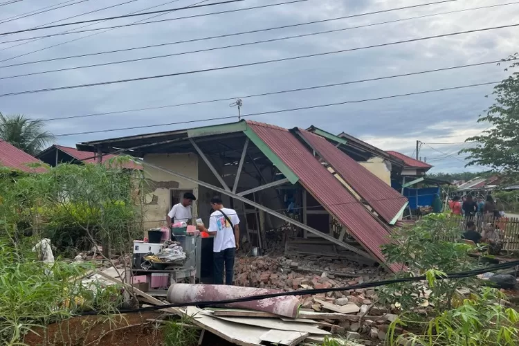 Gempa Bengkulu 63 SR 100 Rumah Rusak Gubernur Janji Bangun Kembali