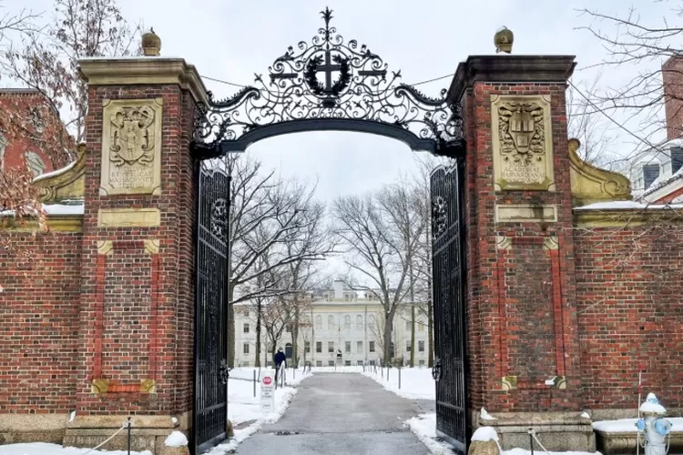 Kebijakan Trump Ancaman Visa dan Ijazah Mahasiswa Internasional Harvard