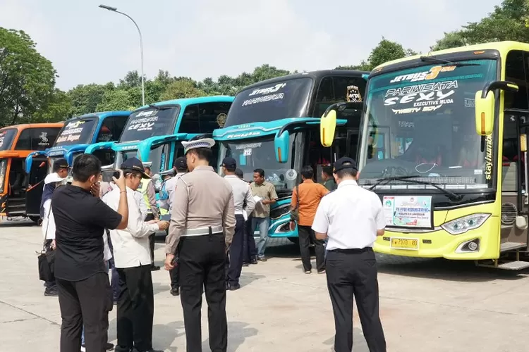 Modus Operasi Bus Bodong Jagorawi Terbongkar: Dokumen Palsu dan Kendaraan Tak Layak Jalan