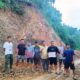 Pemuda Paguyaman Pantai Inisiatif Perbaiki Jalan Rusak di Pondolo Secara Swadaya