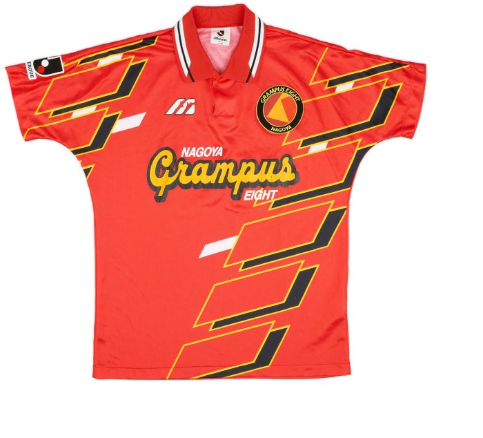 Nagoya Grampus Legenda di Lapangan Hijau
