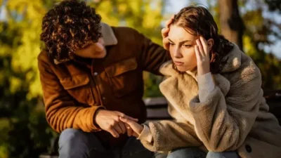 Cinta Tak Cukup: Lima Alasan Putus Meski Masih Sayang