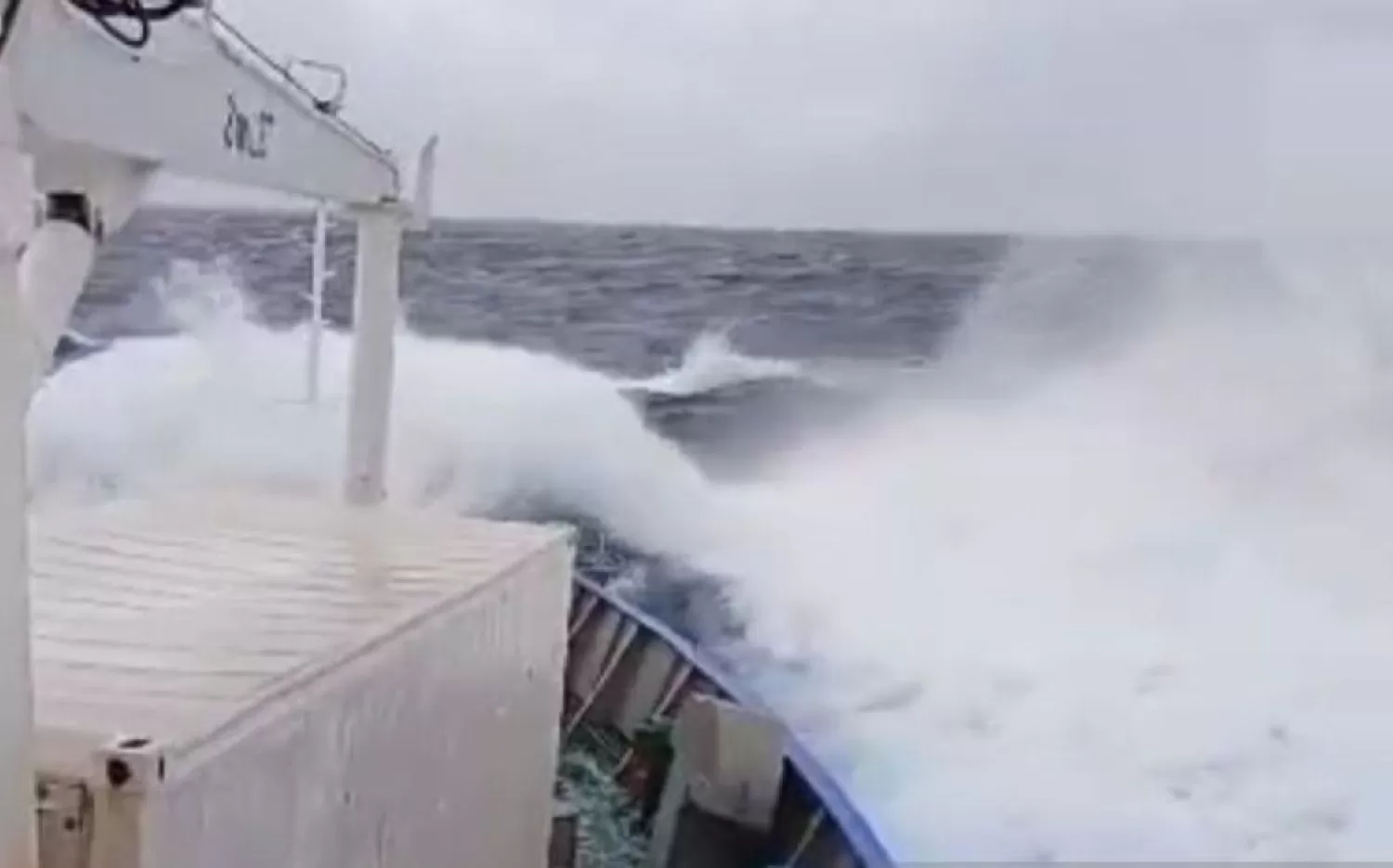 Gelombang Laut Tinggi Ancam Perairan Selatan Banten Hari Ini