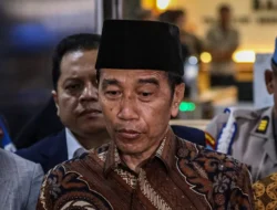 Jokowi Bela Gibran: Paket Presiden-Wapres Terancam Pemakzulan? 6 Jokowi Bela Gibran: Paket Presiden-Wapres Terancam Pemakzulan?