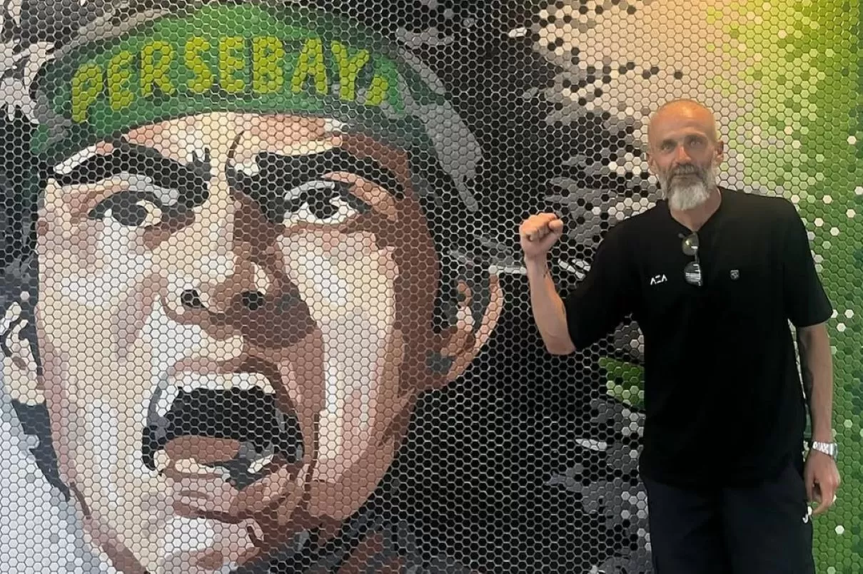 Strategi Jitu Eduardo Perez: Membedah Formasi Baru Persebaya