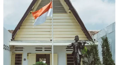 Jelajah Museum Makam WR Soepratman Surabaya Harga Tiket Terkini
