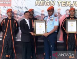 Kopasgat: Cetak Sejarah, Resmi Dinobatkan MURI Sebagai Pelopor Wingsuit Indonesia