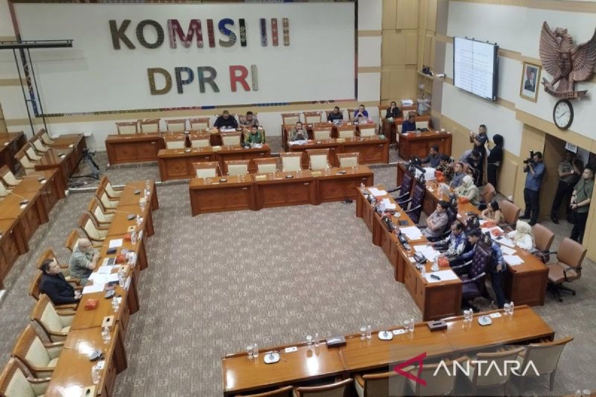 Mencari Jalan Tengah Menavigasi Implikasi Putusan MK Sistem Pemilu Proporsional Terbuka