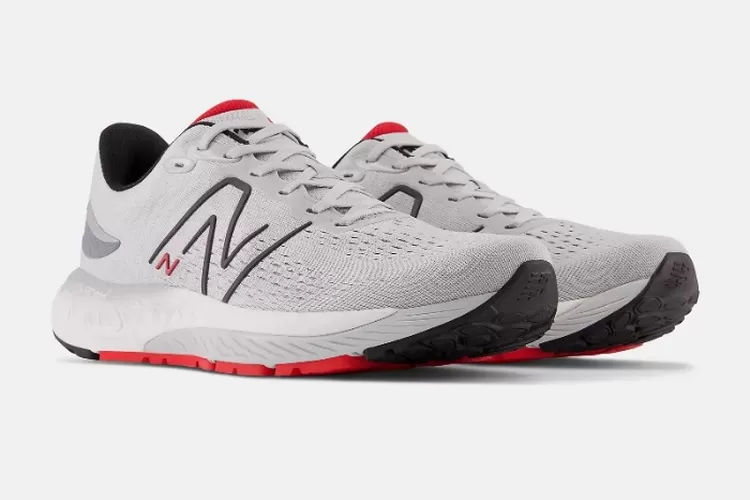 7 Sepatu New Balance Terbaik dan Kekinian untuk Pria Rekomendasi Pilihan Editor
