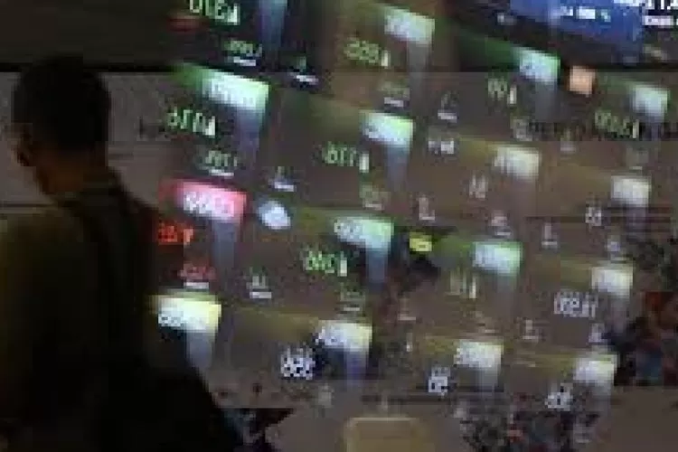 IHSG Sentuh 8000 Penutupan Pasar Saham Melemah ke 7898