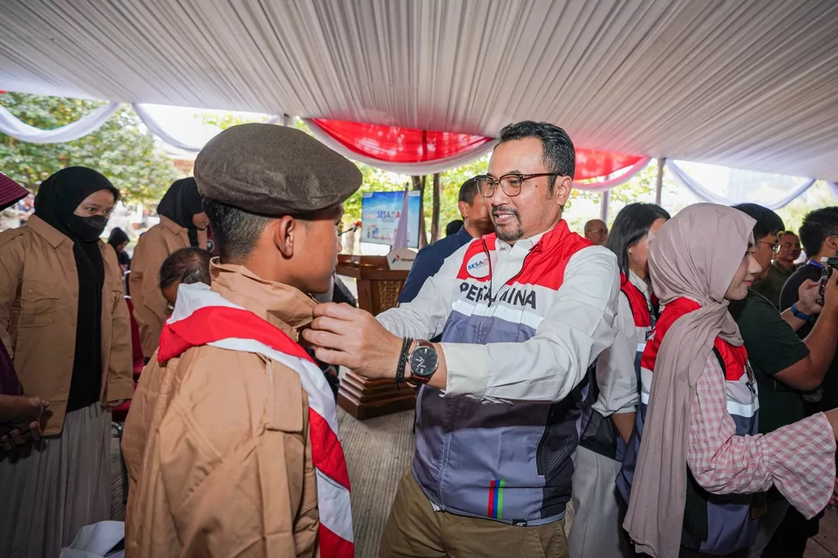 PPN Pertamina Berbagi Kebahagiaan 1000 Seragam dan Paket Sekolah untuk Anak Operator SPBU