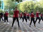 Keluwesan gerak yang merupakan unsur latihan pada senam irama disebut